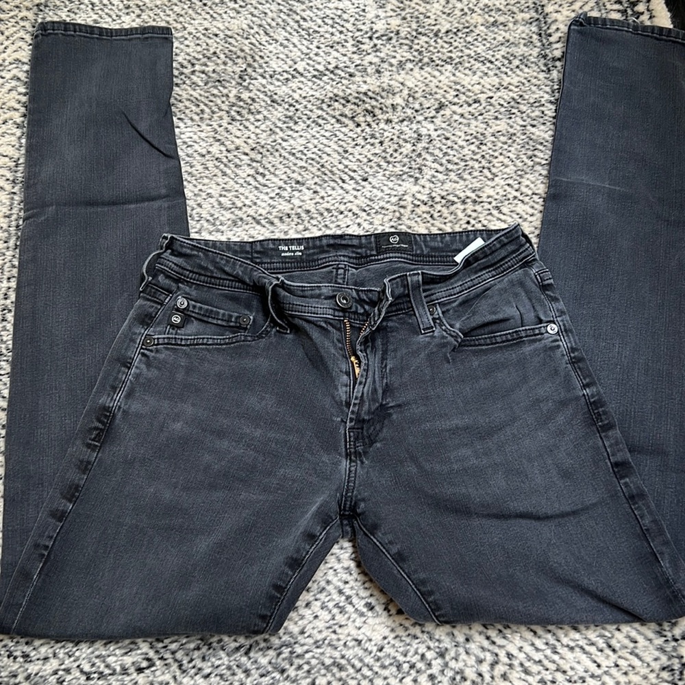 AG the tellis 29R. Inseam fits 6’2”.